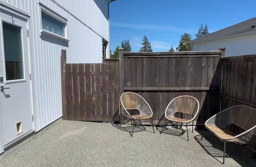 Sooke Apartment | Sooke Broomhill Abode