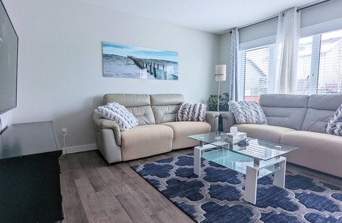 Stonebridge House | Sophie's @ Sask w/bsmnt suite - 4BR/3.5BA