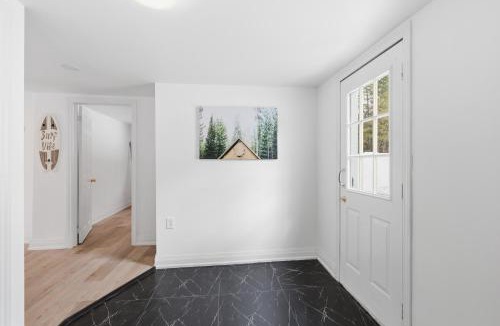 Hastings Highlands House | South Baptiste Lake View | Boat Launch | Game Room