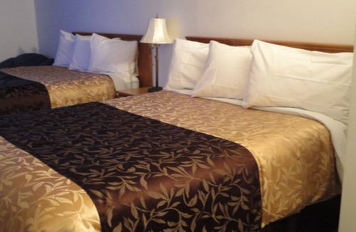 Red Deer Hotel | South Hill Motor Inn