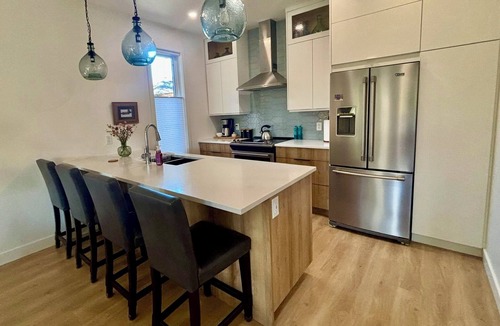 South Central House | South Pandosy Bungalow