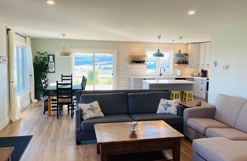 Clinton House | South West River Retreat Vacation House