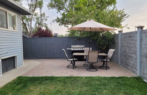 South Lethbridge Apartment | Southside Private Basement Suite W/King bed & Patio