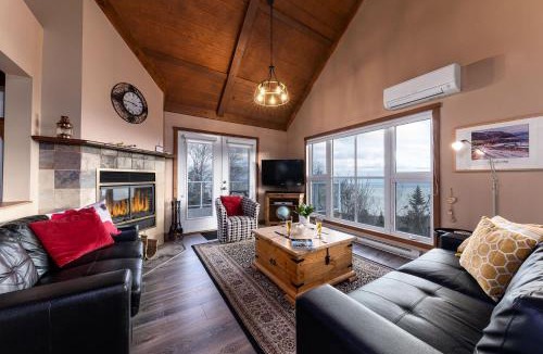 Petite-Riviere-Saint-Francois Apartment | SPA - Condo Lapaix-Ski