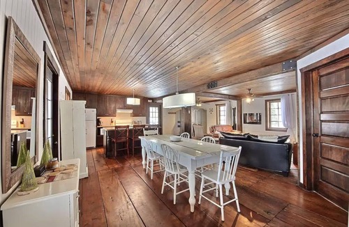 Jonquiere Ski Chalet | Spa & Kenogami Lake | Chalet le Rustik