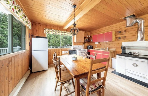 Saint-Leon-de-Standon Ski Chalet | Spa, Nature & Adventure | Chalet Le Vagabond