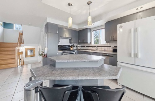 Saint-Evariste-de-Forsyth Ski Chalet | Spa, Pool table & Lakefront | Maison aux Renards