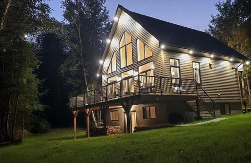 Amherst Ski Chalet | Spa & Relaxation at Lake Cameron - BORD DE L'EAU