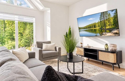 Mont-Tremblant Ski Chalet | Spa - River - Game Room - Le Boreal