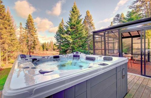Shannon Ski Chalet | Spa - Waterfront - Le Nordika