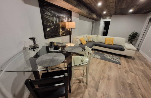 Gatineau House | Spacious 1-bedroom basement unit (full bathroom/shared laundry)