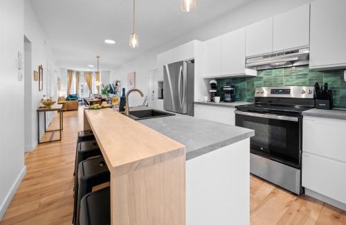 Haute-Ville Apartment | Spacious 1300sf Apt 2 Parking Spaces WiFi AC