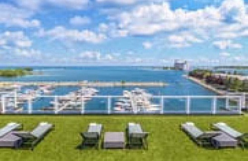 Collingwood Apartment | Spacious 2 BR | Living Water Resort and Spa