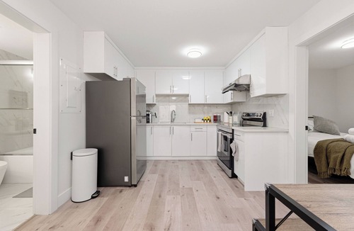 Guildford House | Spacious 2BR Suite Minutes to Guildford & Hwy 1