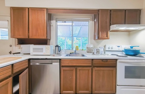 Kerrisdale House | Spacious 3 BDR House @ South Van