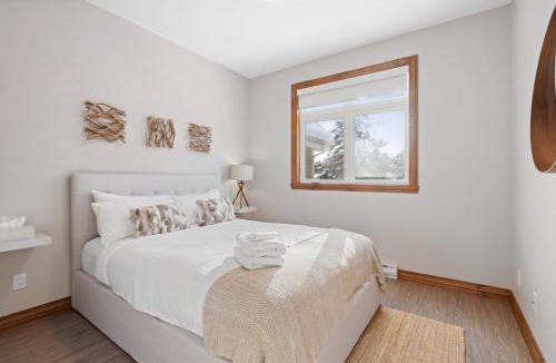 Mont-Tremblant House | Spacious 3-Story Golfside Townhouse with Pool Access Aiglon 1614