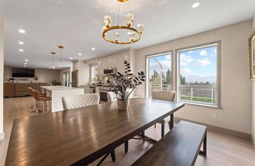 Coquitlam House | Spacious 3BR Family Home in Quiet Coquitlam