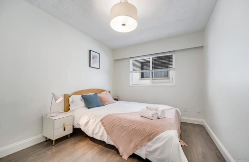 Killarney House | Spacious 3BR Home 2 Full Baths - near metrotown