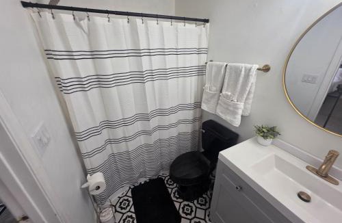Southeast Raleigh House | Spacious 3BR Retreat Perfect for Groups Near Downtown