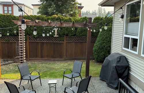 Surrey House | Spacious 4BR retreat in South Surrey/White Rock