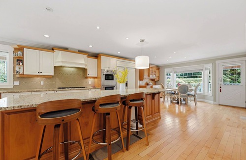 Surrey House | Spacious 4BR Retreat near Surrey Parks & Beaches