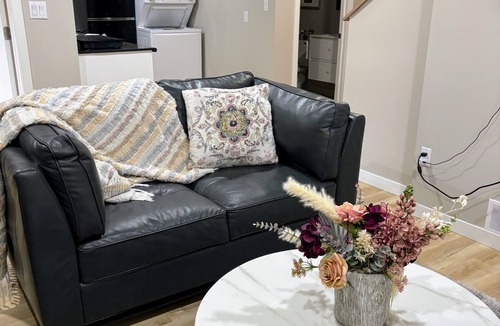 Fort Gary Apartment | Spacious & Beautiful 2 bdrm Suite in family friendly, quiet & safe neighborhood