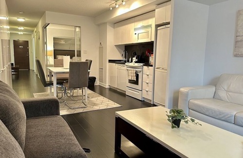 Wellington Place Hotel | Spacious & Central 1 bdrm 2 real beds