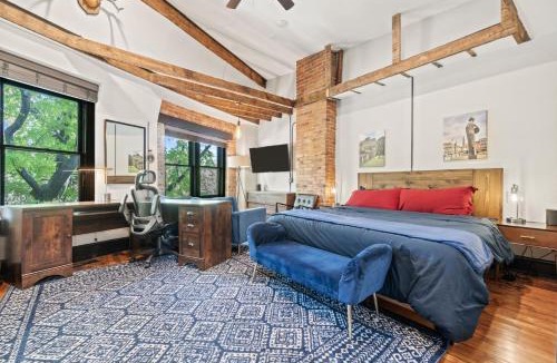 Shaw Apartment | Spacious, Historic Logan Circle Rowhouse