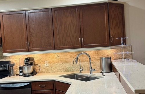 Fort Gary House | Spacious House in Winnipeg 5 bads 3 rooms 10 guests