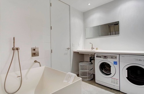 International District Apartment | Spacious Loft in Heart of Montreal, Prime Location!