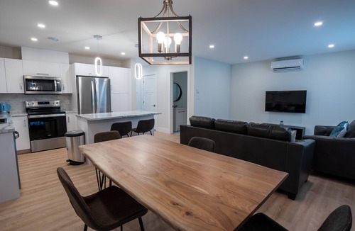 Dieppe House | Spacious Luxury 3 BR with Garage+Arcade Games
