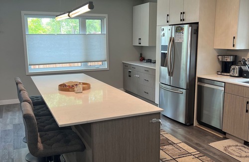 Tuxedo House | Spacious modern home with fully fenced yard. Pet friendly! Quiet neighbourhood.