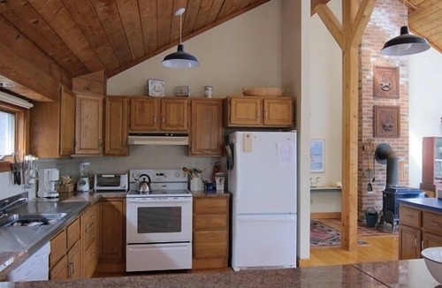 Pleasant Point House | Spacious Multi-Level Contemporary Home (1677)