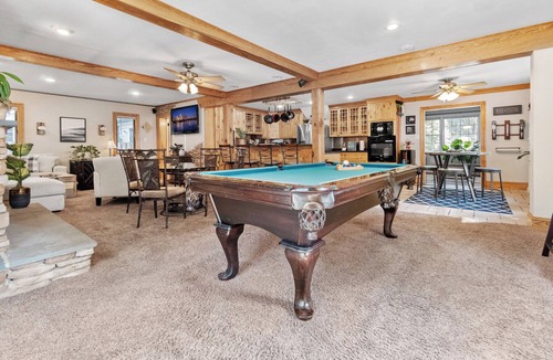 Richmond House | Spacious Oasis on Monument Ave | Pool NOW OPEN