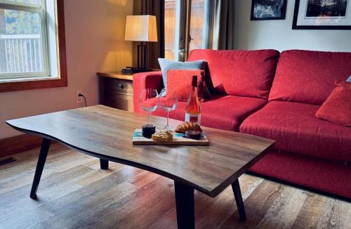 Canmore House | Spacious, Pet Friendly, Townhouse Hot Tub Perfect for Families!