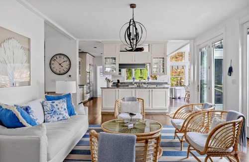 Fortunes Rocks House | Spacious Peter Pond Coastal Retreat
