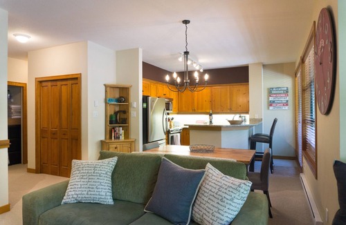 Blackcomb House | Spacious & Quiet Townhome Ideal Year-Round Location, Private Entrance