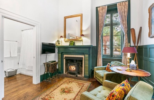 Skyland House | Spacious Studio on Historic Inn Property
