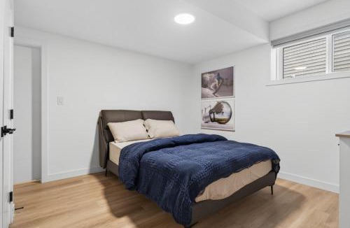 Southwest Edmonton Apartment | Spacious Studio Suite in Edmonton, Canada