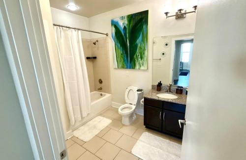 Third Ward Apartment | Spacious Uptown luxury Escape