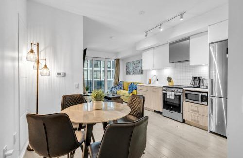 Garden District Apartment | Spacious Urban Haven - Sleeps 6