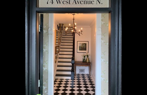 Beasley House | Spacious, Well-designed 2F Private Apt w/ KIT Pkng WIFI Cbl - Hamilton, Downtown