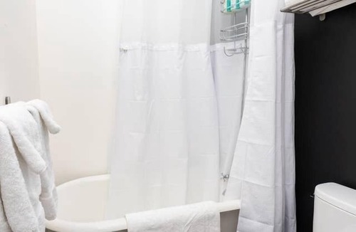 Northeast Edmonton Apartment | Sparkling Clean Comfortable Oasis in Highlands