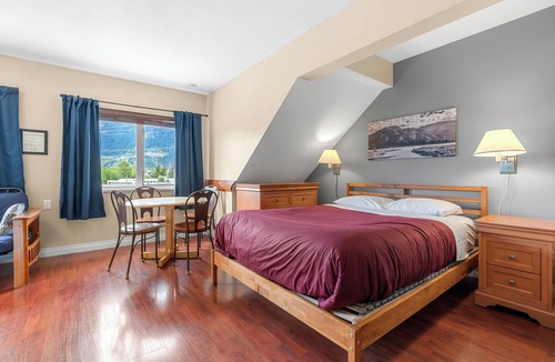 Squamish Hotel | Squamish Adventure Inn