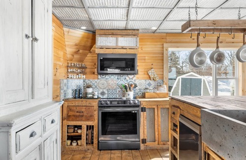 Prince County House | St. Chrysostome South Shore Escape – Private Beach, Hot Tub, Coastal Charm