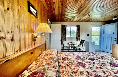 North Rustico Hotel | St Lawrence Motel