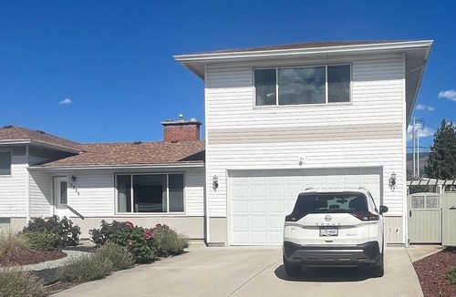 Okanagan-Similkameen House | Stay Central 5 min to both lakes, wineries. Perfect for family or couple.