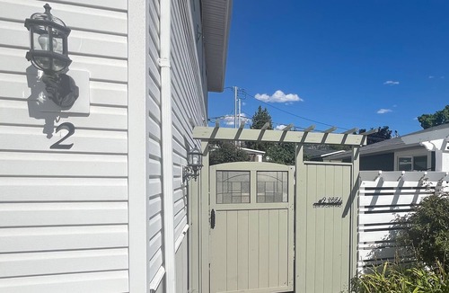 Okanagan-Similkameen House | Stay Central 5 min to both lakes, wineries. Perfect for family or couple.