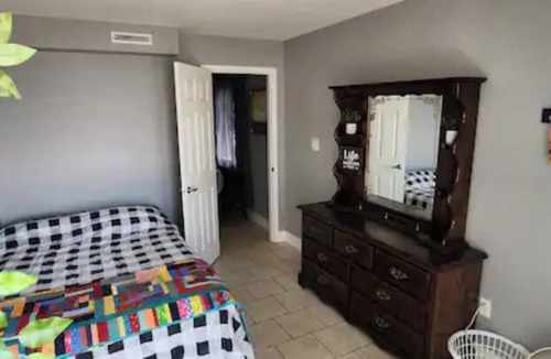 Central Alberta House | Stay for a while & live the lake front life-style!
