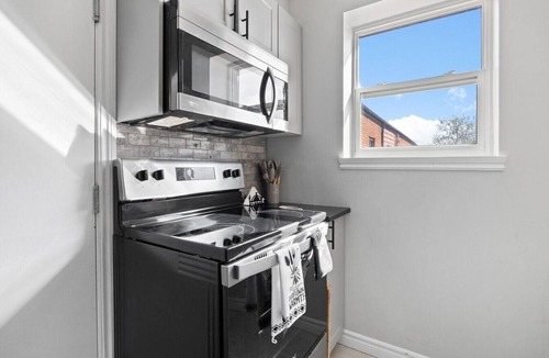 Walkerville Apartment | Stay Together with the Privacy of Two Fully Equipped Apartments